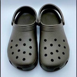 Classic Crocs Unisex Size Women's 12 /  Men's 10 Color Gray Very Nice Cond!